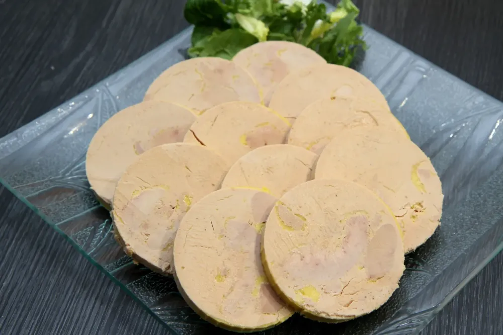 Bloc de foie gras de canard avec morceaux